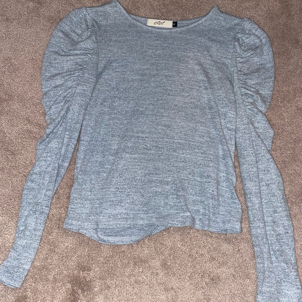 long sleeve gray shirt